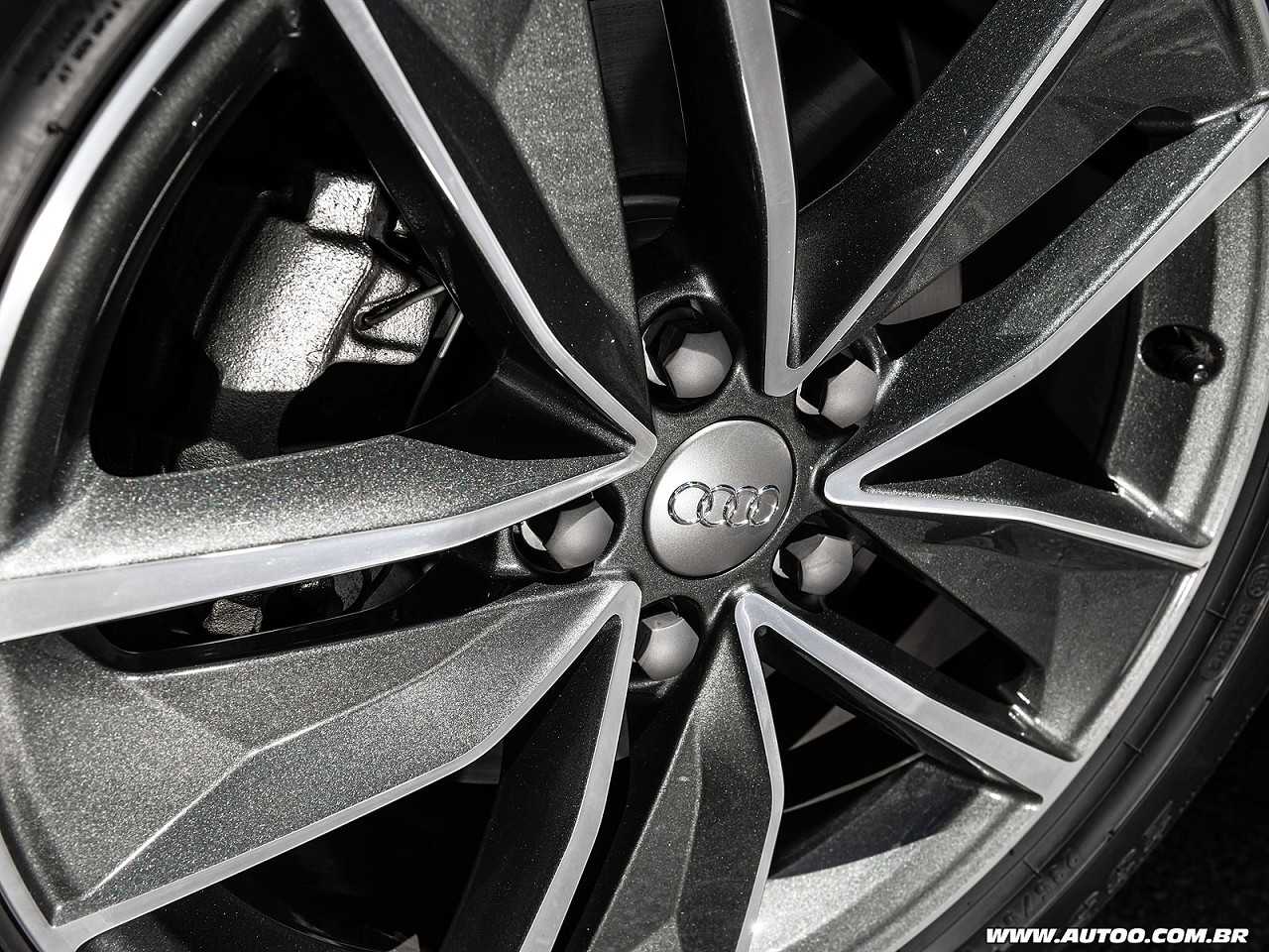 Carro para família: Audi Q3, VW Golf Variant ou Mercedes-Benz GLA?