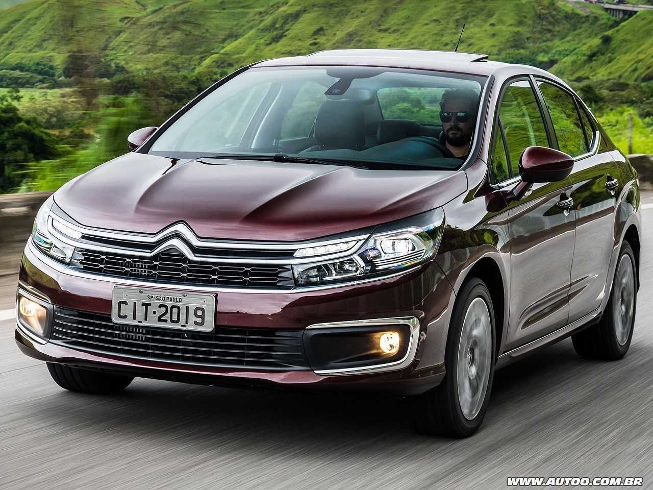 Compra PCD: um Renault Captur ou um Citroën C4 Lounge?