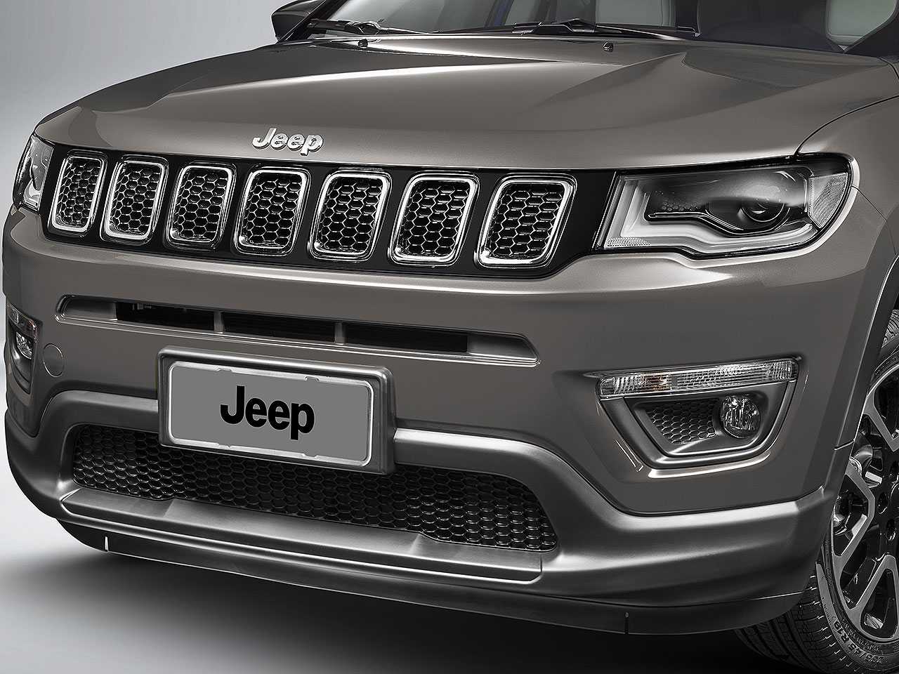 Jeep Compass Limited 2021 ou partir para um Compass Longitude 2022?