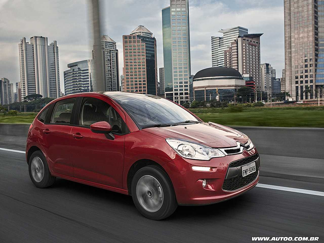 Mais uma questão em família: Citroën C3 ou Peugeot 208?