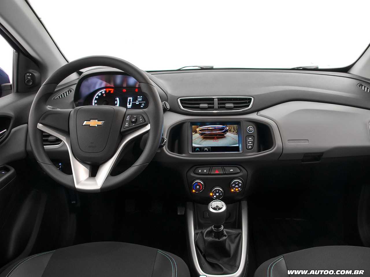 Troco meu Chevrolet Onix agora ou espero a nova geração?