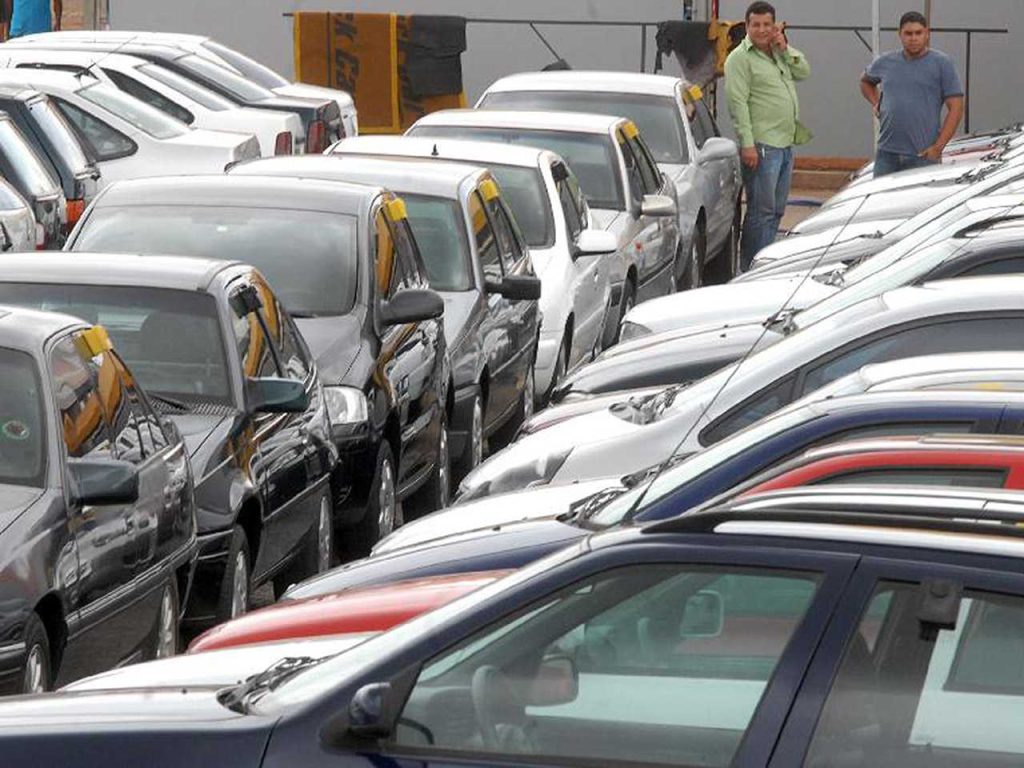 Usado entre R$ 20 mil e R$ 25 mil confiável e com manutenção barata