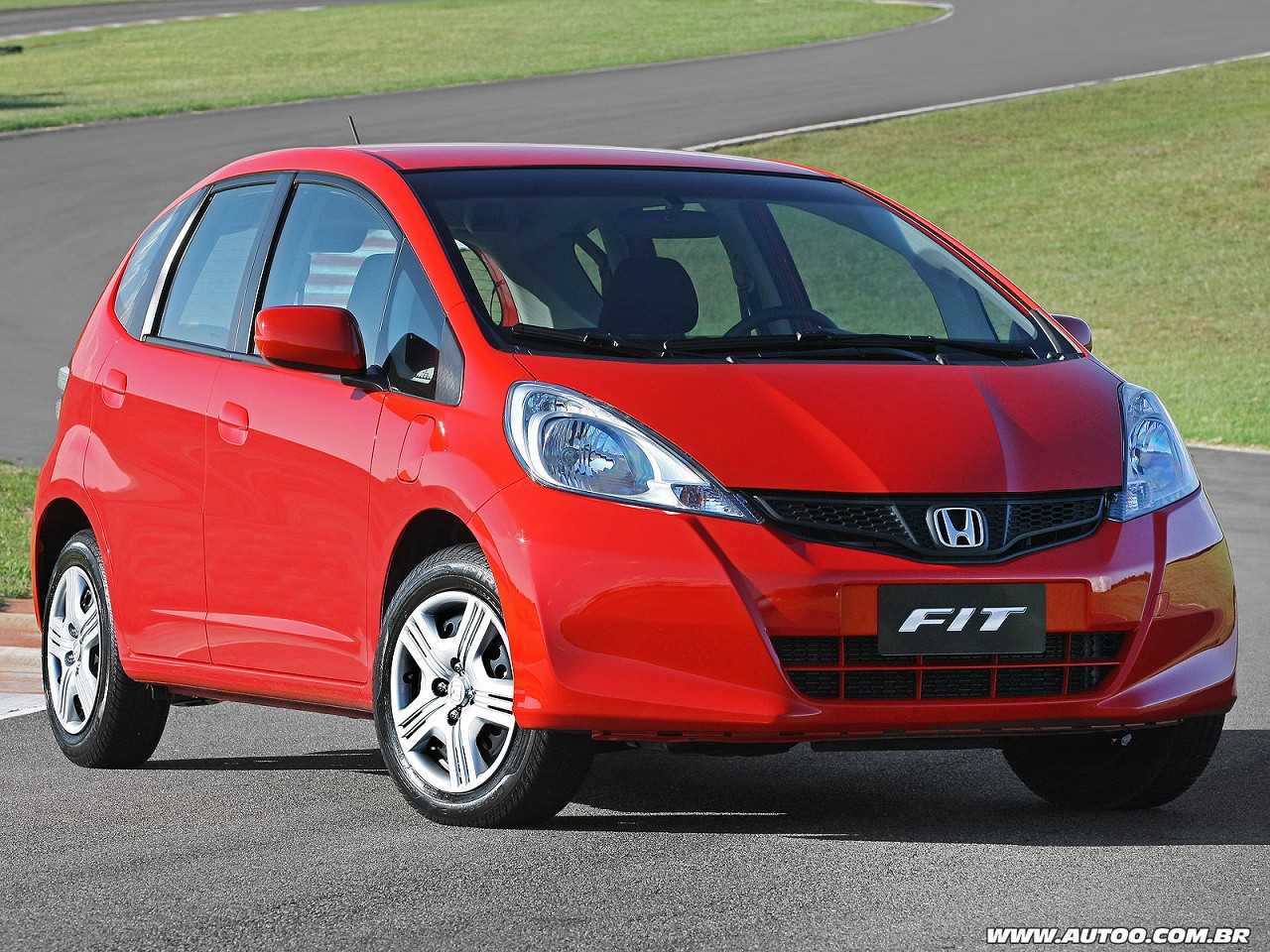 Usado na faixa de R$ 40.000: Honda Fit ou Hyundai HB20S?