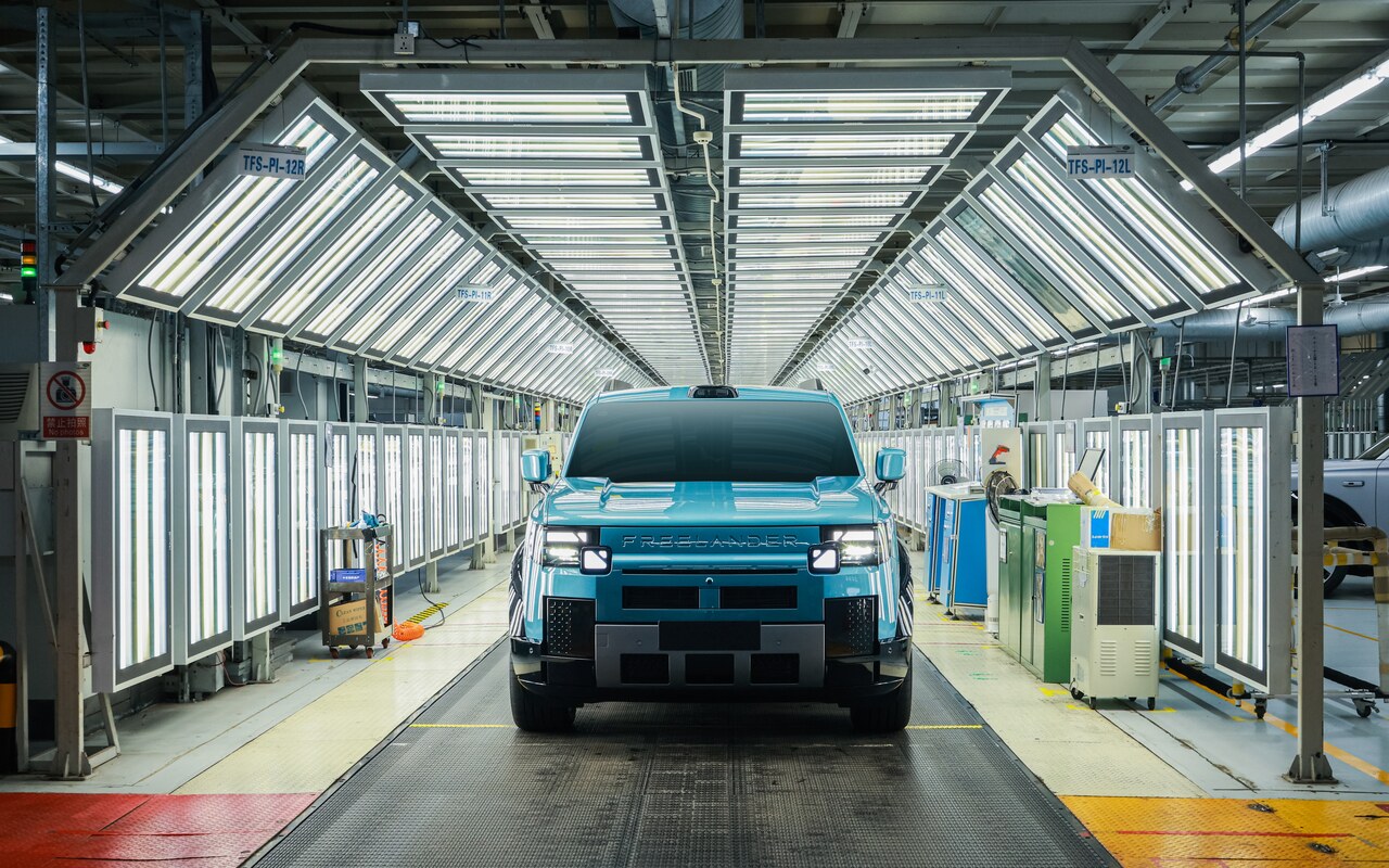 Freelander 8 na linha de montagem da fábrica de Changshu