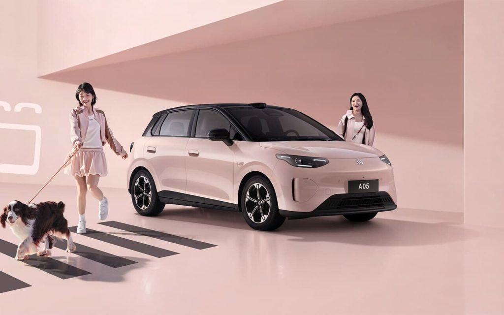 Leapmotor A05 elétrico em imagem oficial de divulgação