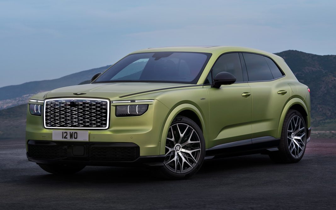 Bentley Torcal verde em foto oficial de divulgação
