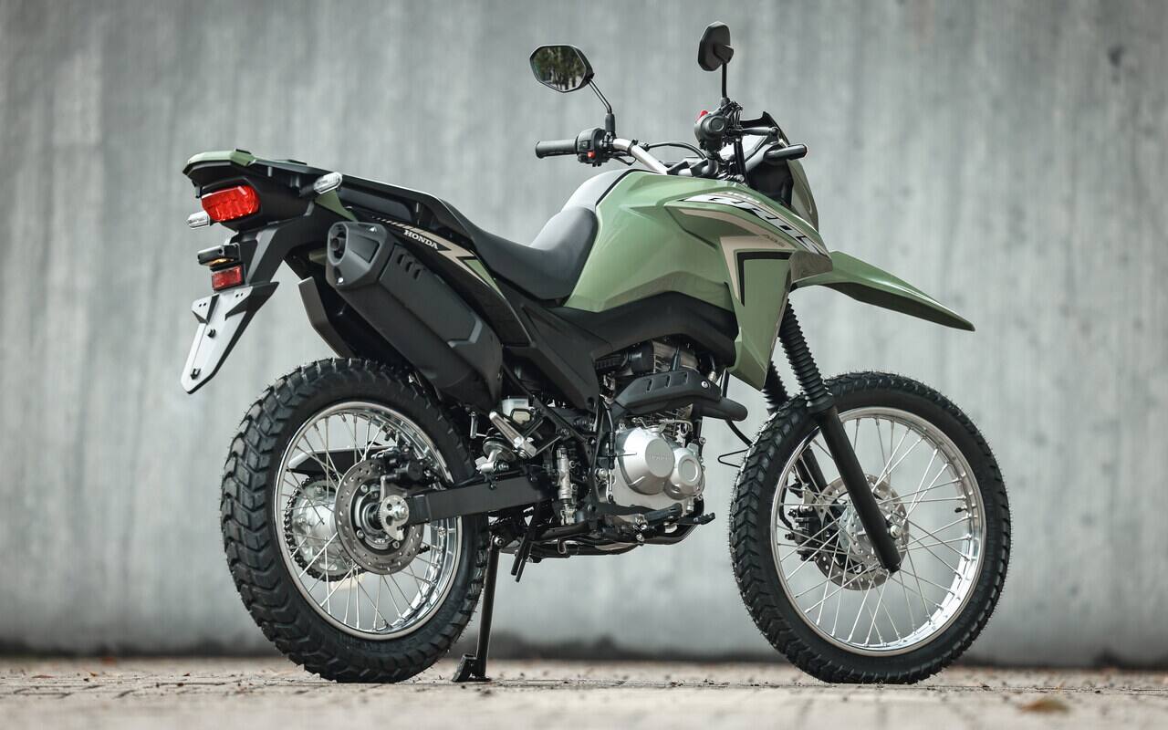 Honda NXR160 Bros ABS 2027 vista pela traseira