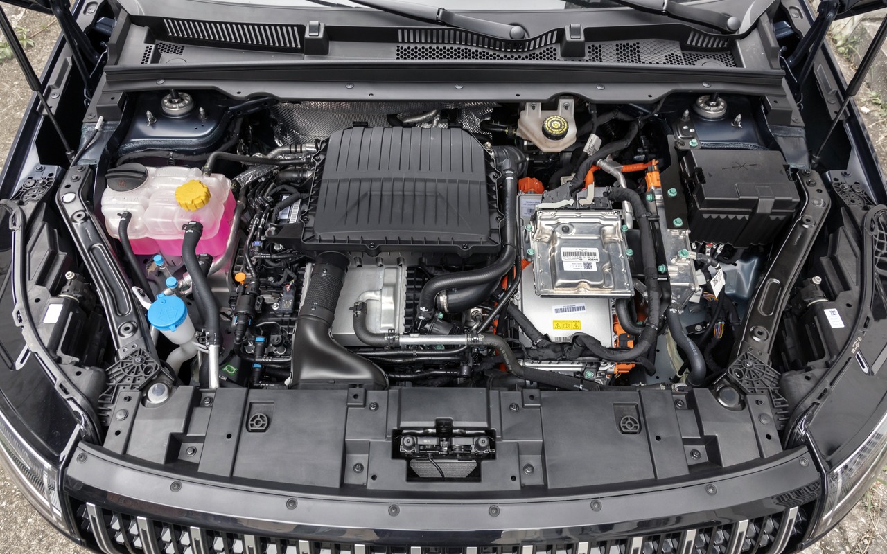 Compartimento do motor do Jaecoo 5 híbrido