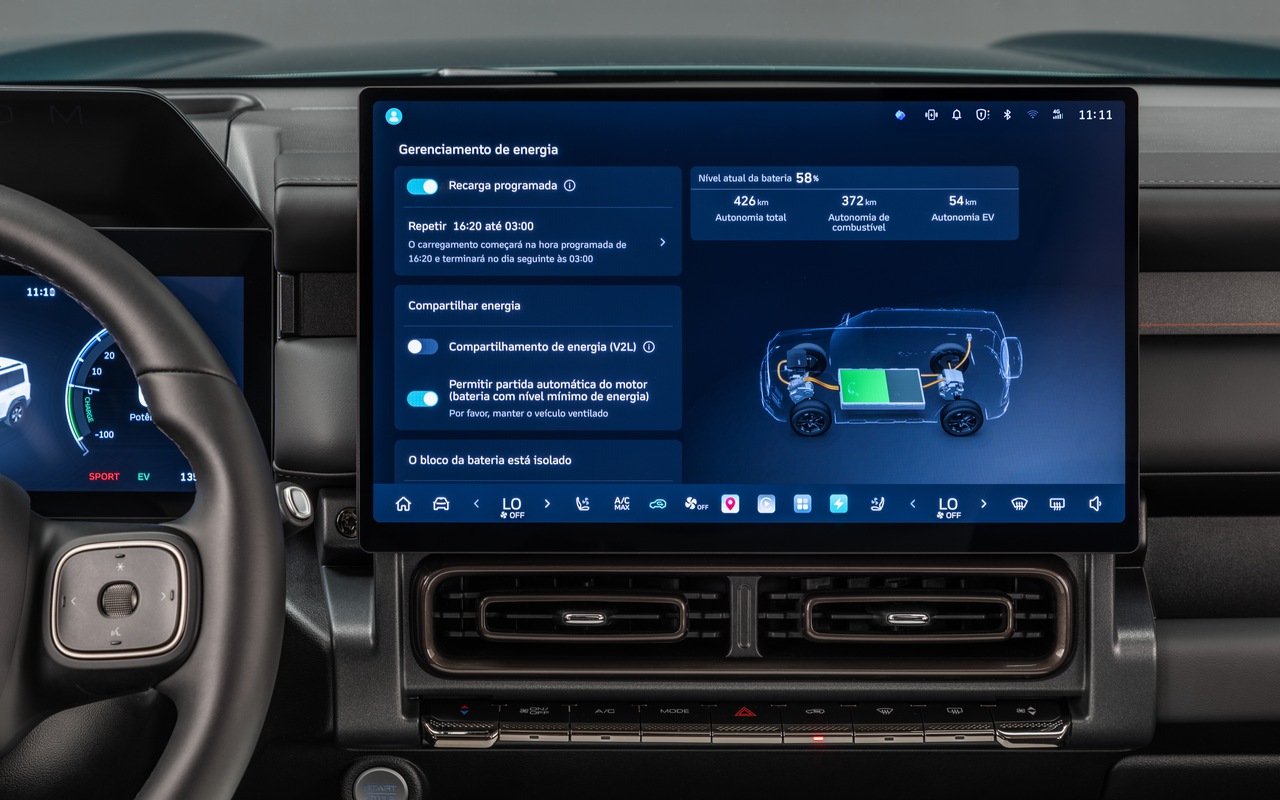 Central multimídia do Haval H7 na tela de gerenciamento de energia e programação de recarga