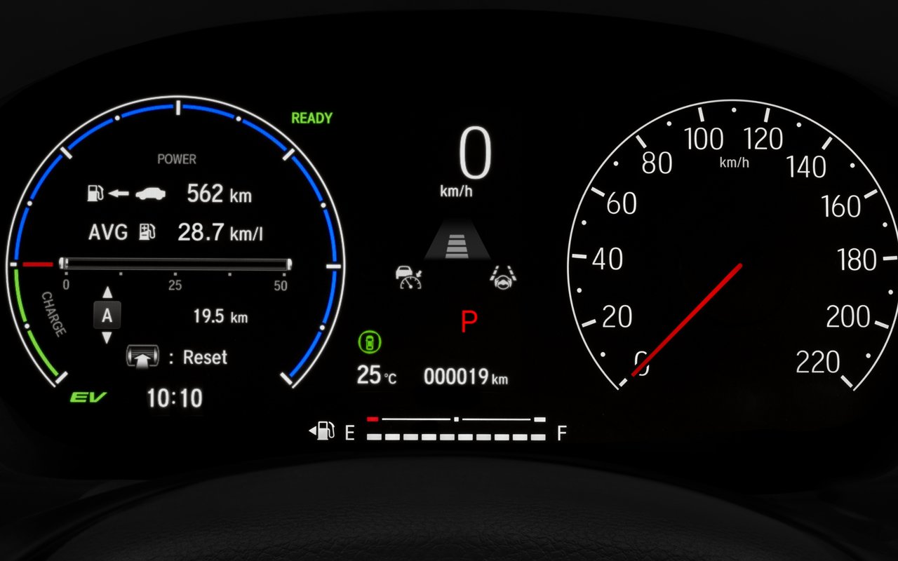 Quadro de instrumentos do Honda City Hatchback e:HEV malaio