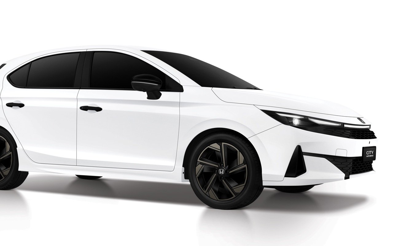 Detalhe da dianteira e lateral do Honda City Hatchback da galeria malaia