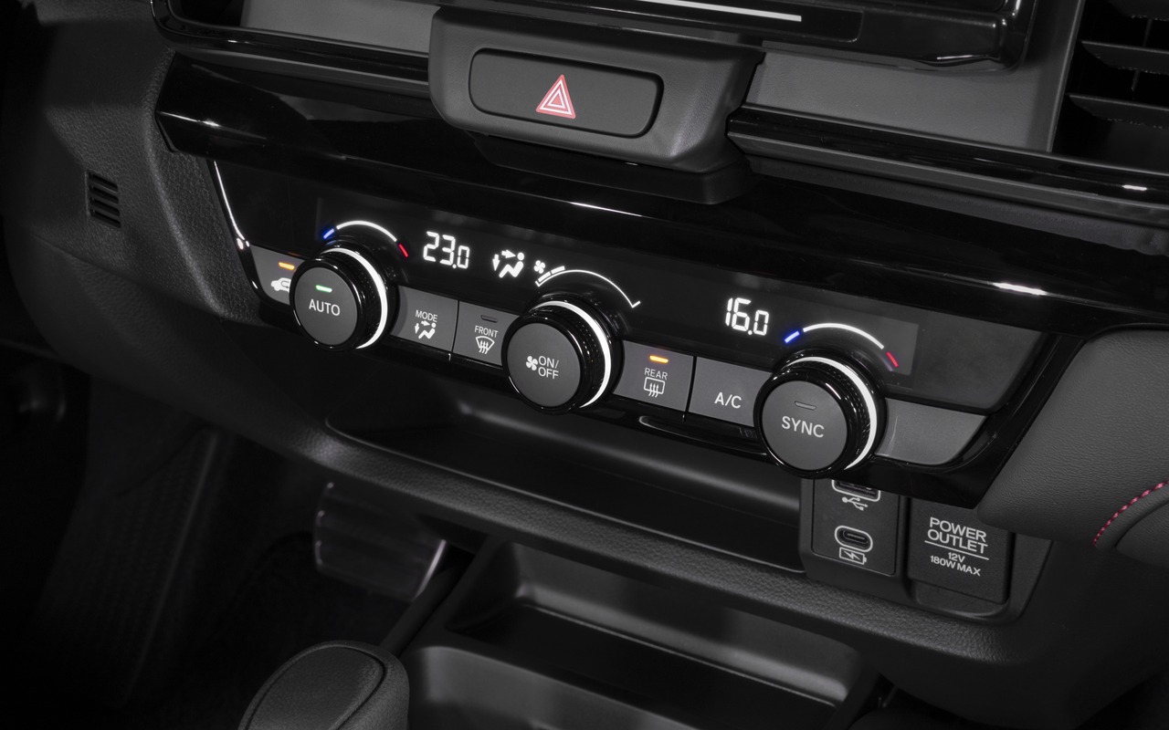 Comandos do ar-condicionado de duas zonas do Honda City Hatchback RS 2027