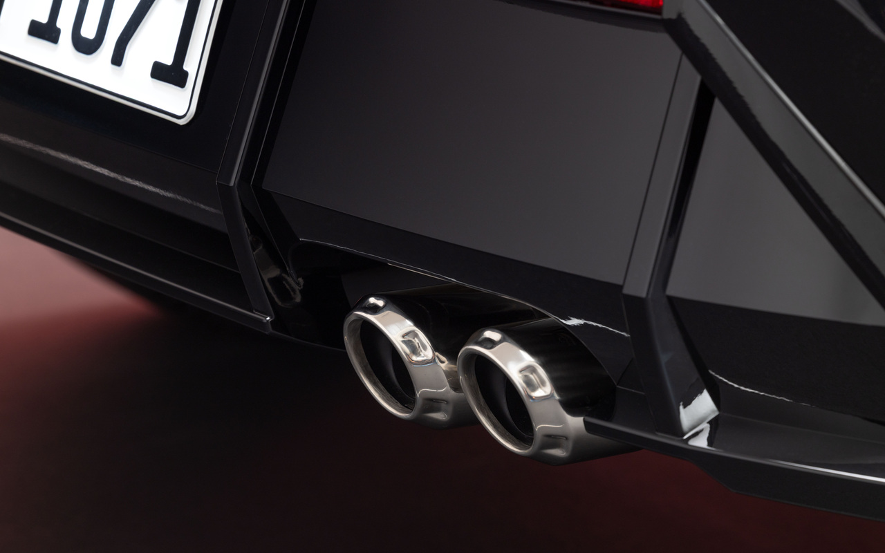 Detalhe das duas saídas de escapamento e do para-choque traseiro do Hyundai Bayon