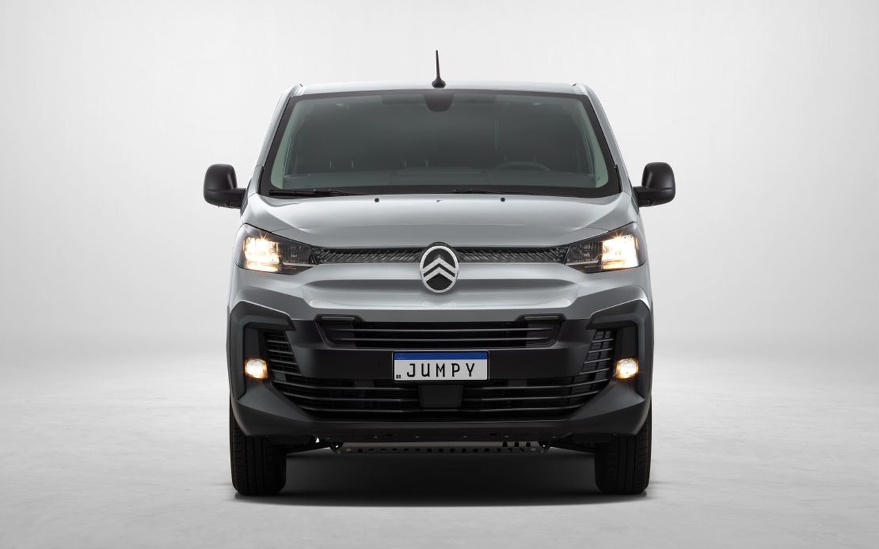 Citroën Jumpy cinza vista de frente