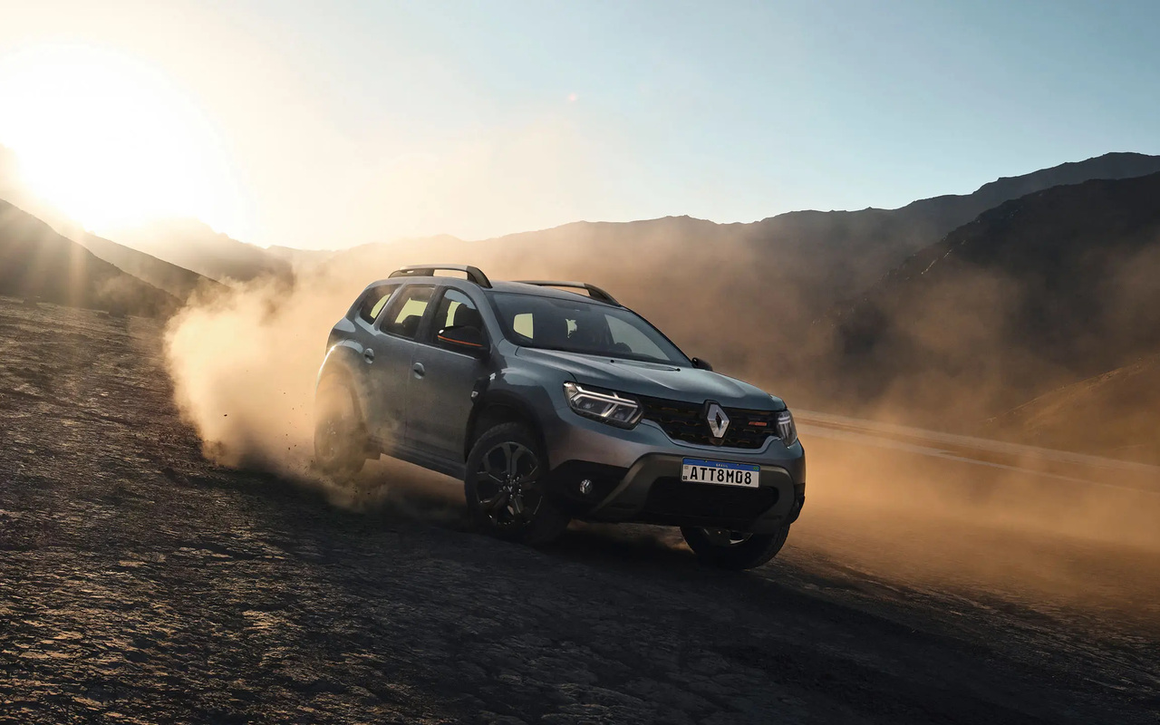Renault Duster em uma estrada de terra