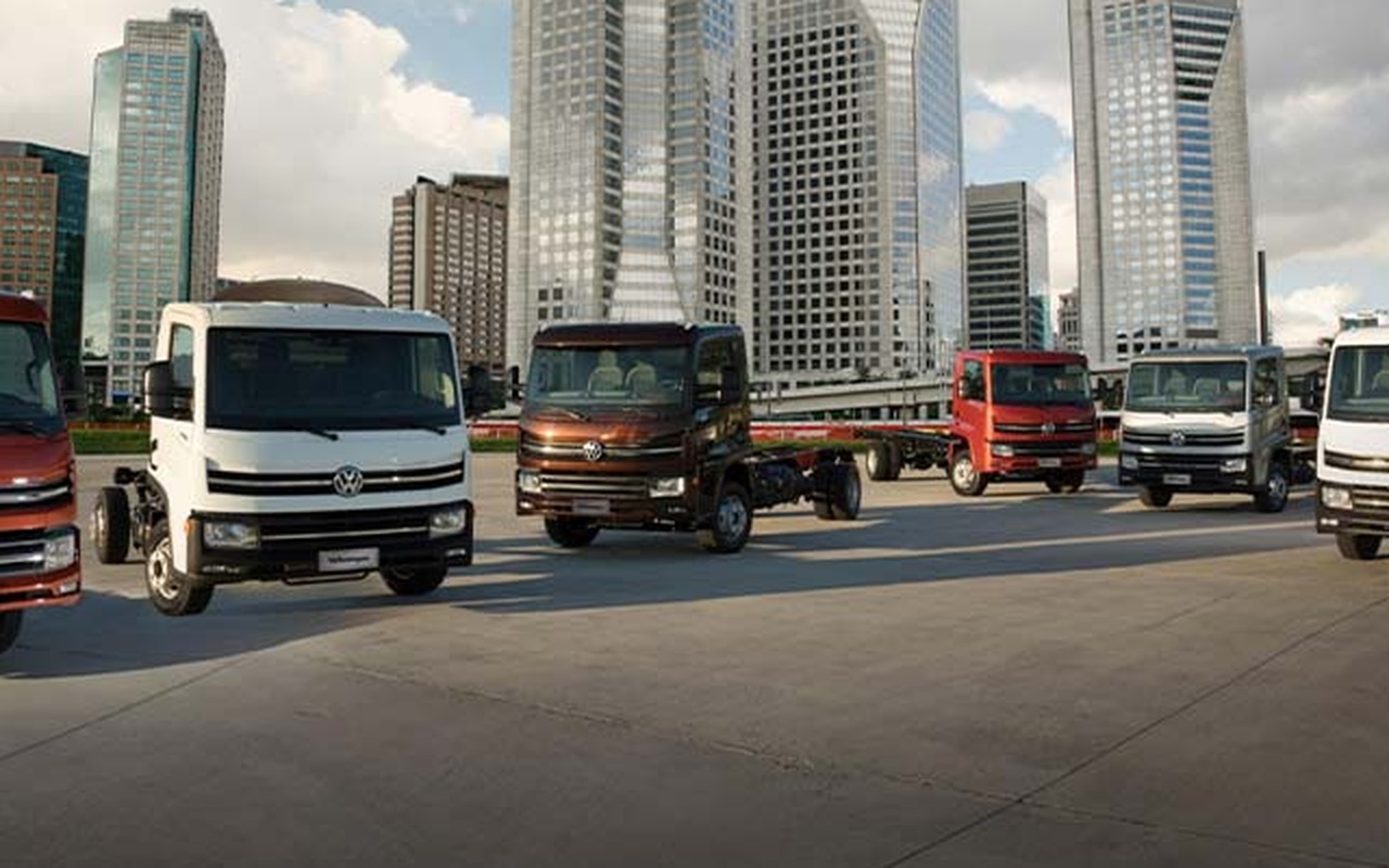 Caminhões Volkswagen Delivery, com caminhão central inteiro