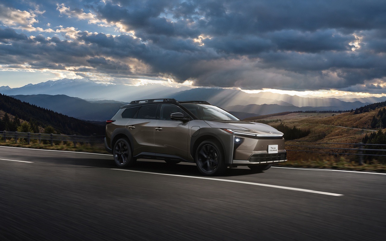 Toyota bZ4X Touring em imagem oficial do portfólio elétrico