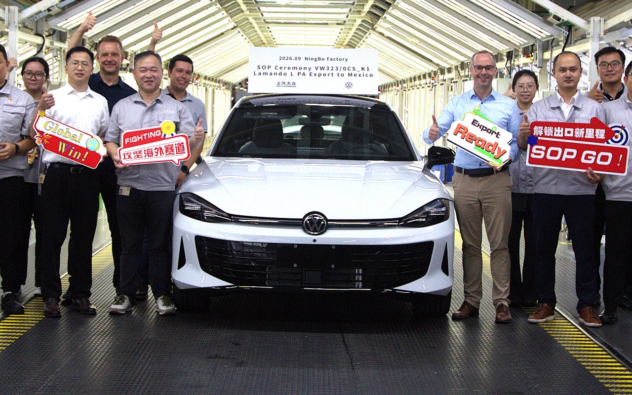 Volkswagen Lamando L destinado ao México na fábrica da SAIC Volkswagen