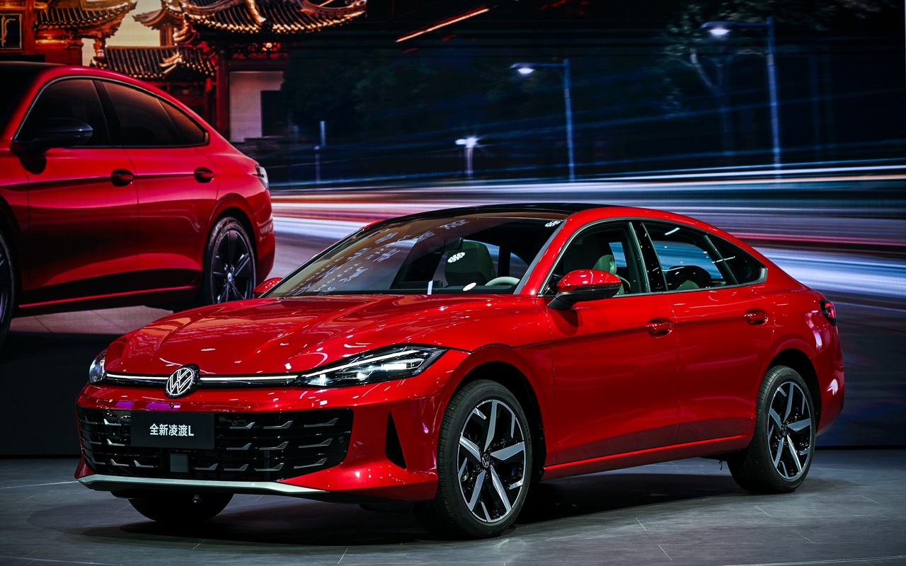 Volkswagen Lamando L vermelho em imagem oficial